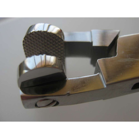 PINCE A EGRUGER LARGEUR 17 MM