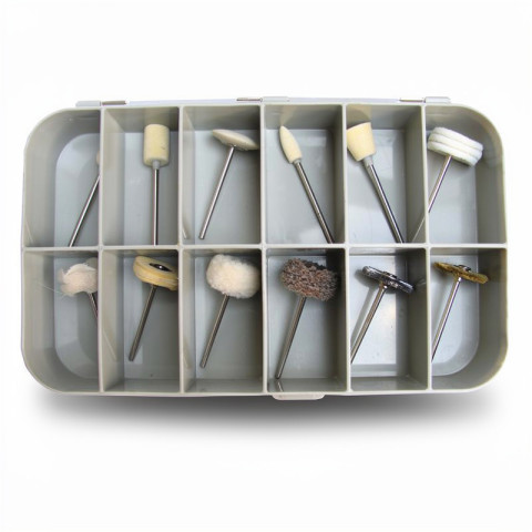 ASSORTIMENT BROSSETTES ET POLISSOIRS