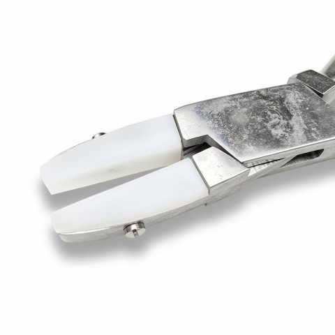 Pince plate à tenir largeur 7 mm 