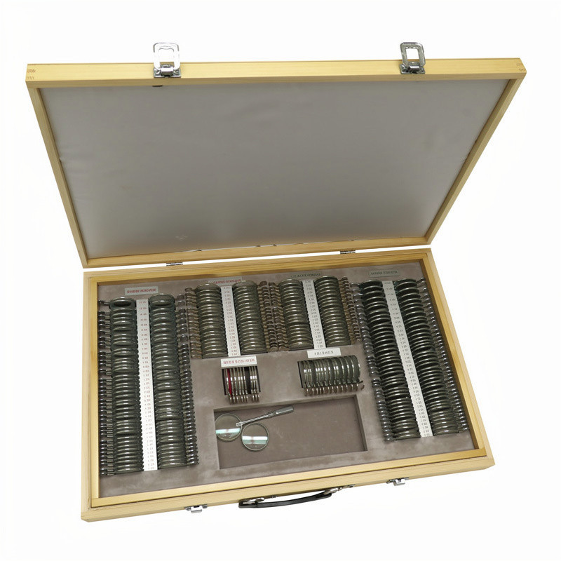 Malette en bois  de verres d'essai -259 pièces